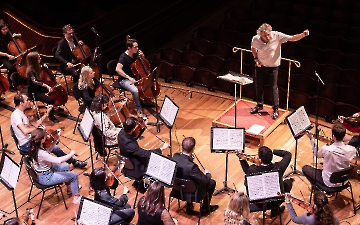 Finite - Orchestre des Nations, Victoria Hall_2